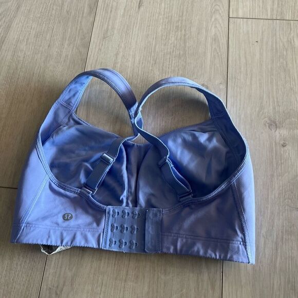 Lululemon women’s bra size 32E - Picture 2 of 6